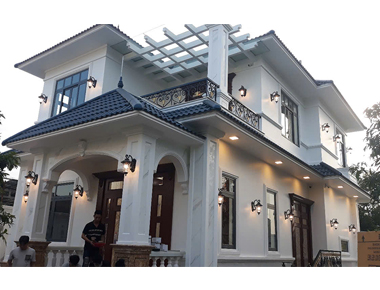 Thi công biệt thự mái nhật 2 tầng 10x17m tân cổ điển pha hiện đại có sân vườn và 5 phòng ngủ ở Củ Chi